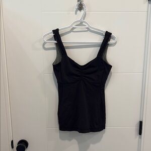 🏴 Lululemon Black Women's Top with built in bra size 6